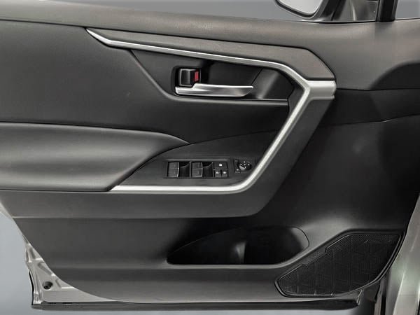 Toyota RAV4 XLE AWD 2024-9