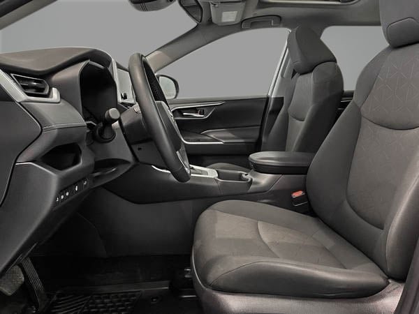 Toyota RAV4 XLE AWD 2024-10