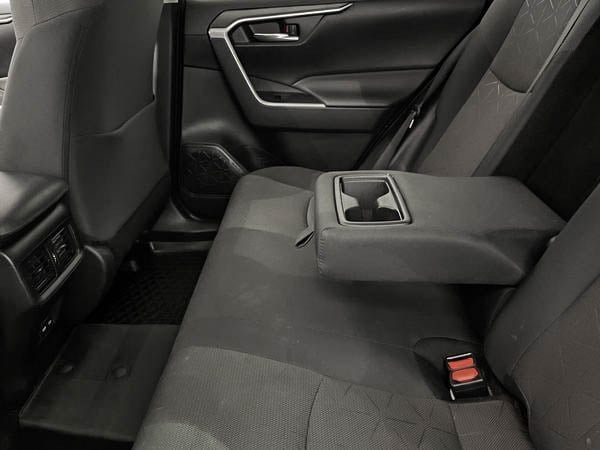 Toyota RAV4 XLE AWD 2024-26