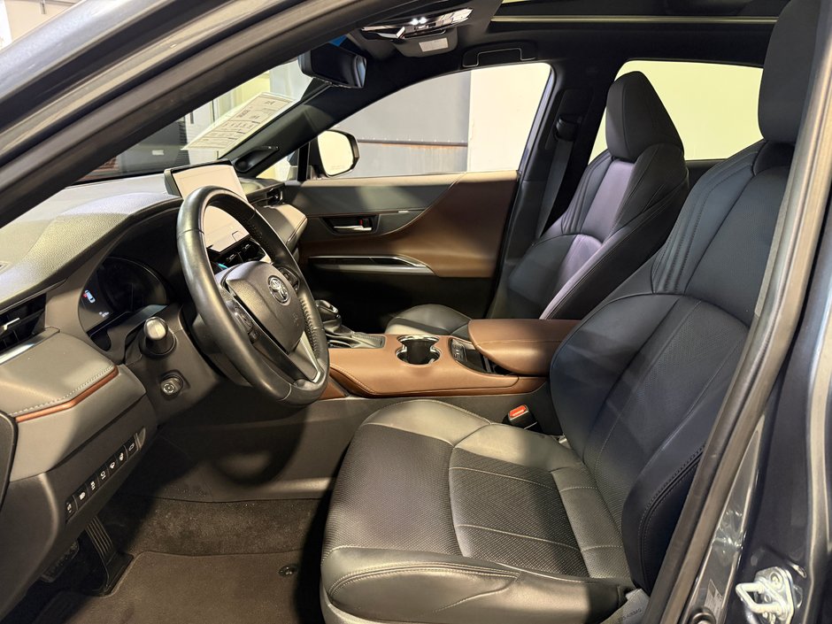 2021 Toyota Venza Limited-14