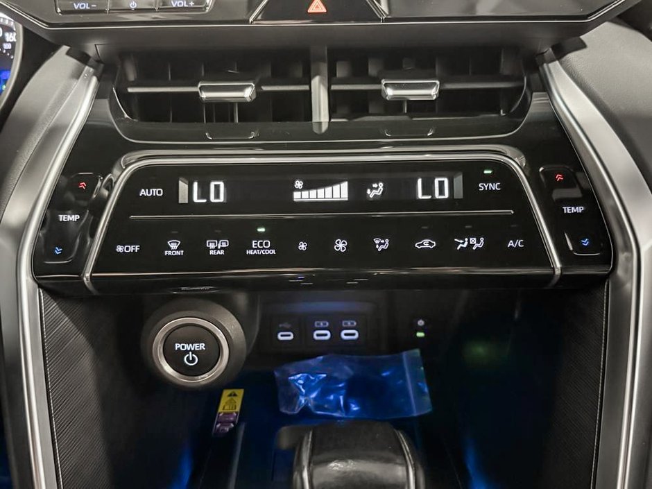2024 Toyota Venza XLE-27
