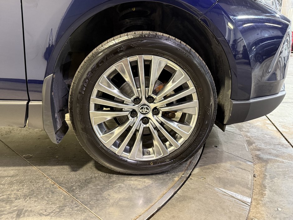 Toyota Venza XLE 2024-9