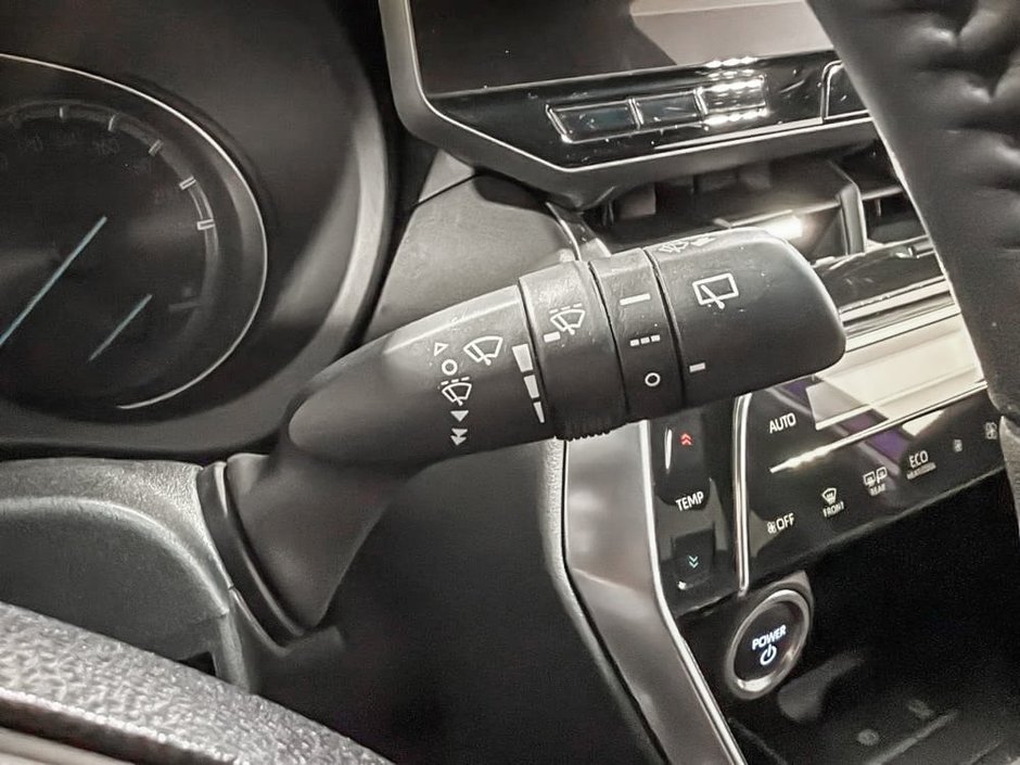 2024 Toyota Venza XLE-22
