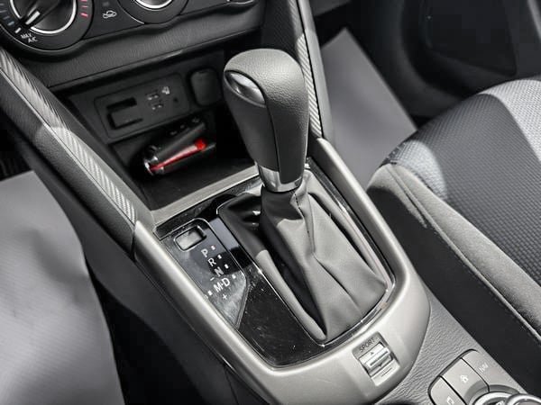 Toyota Yaris Hatchback BASE 2020-12