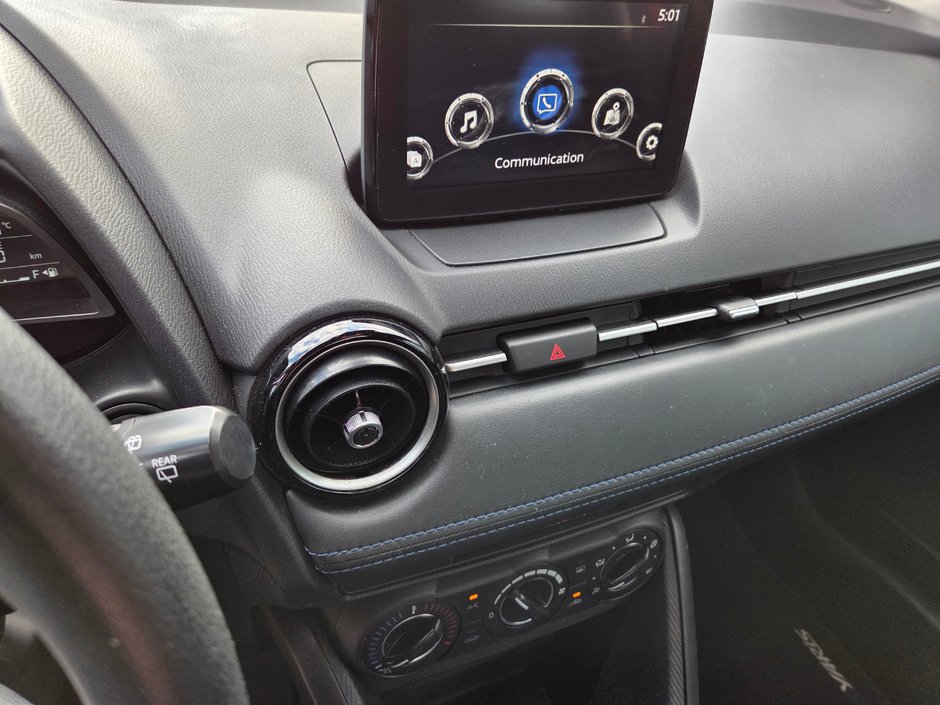 2020 Toyota Yaris Hatchback Base LE-14