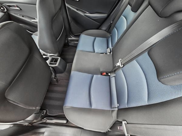 2020 Toyota Yaris Hatchback Base LE-17
