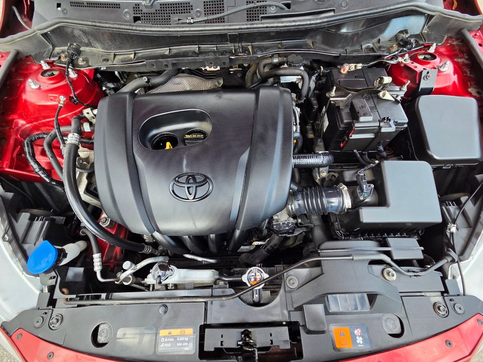 2020 Toyota Yaris Hatchback Base LE-8