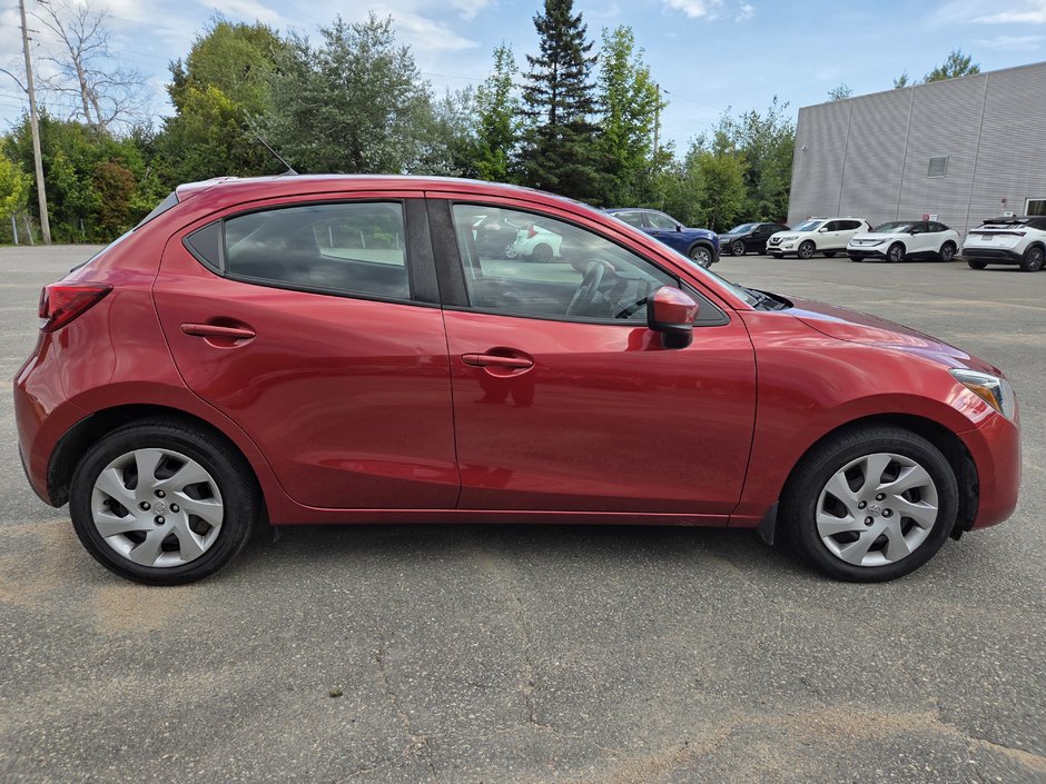 2020 Toyota Yaris Hatchback Base LE-1