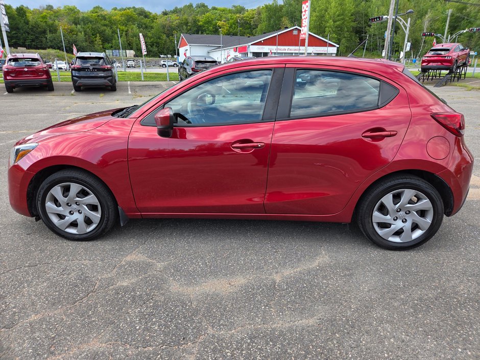 2020 Toyota Yaris Hatchback Base LE-5