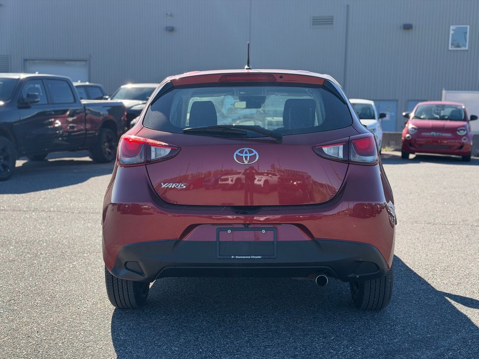 Toyota Yaris Hatchback Base 2020-2