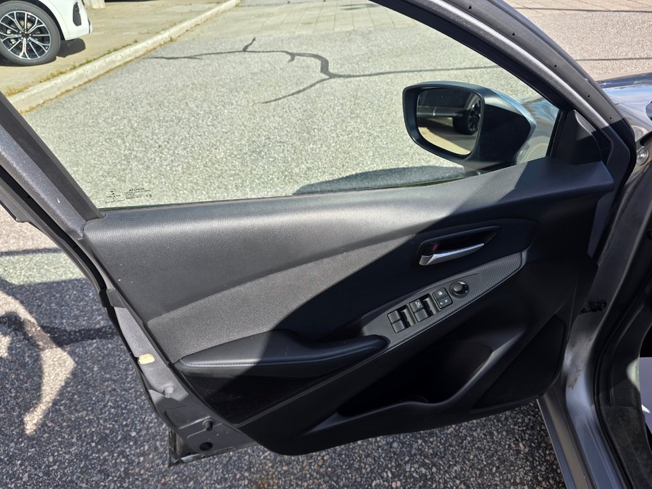 Toyota Yaris CE 2016-7