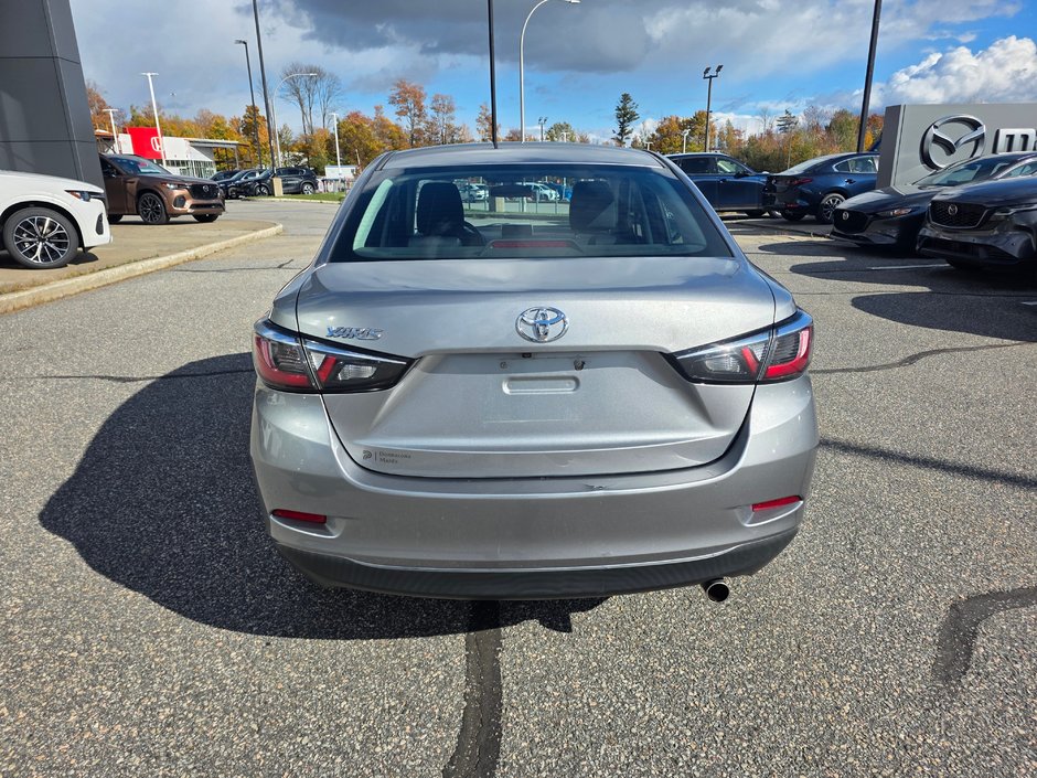 Toyota Yaris CE 2016-4