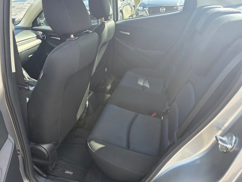 Toyota Yaris CE 2016-6