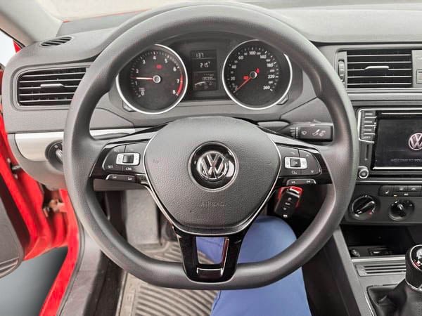 Volkswagen Berline Jetta TRENDLINE 2017-16