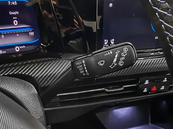 Volkswagen Golf R HATCHBACK 2024-18
