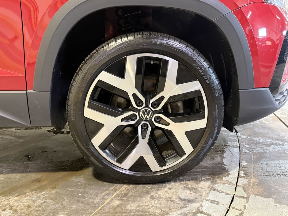Volkswagen Taos HIGHLINE 2023-10