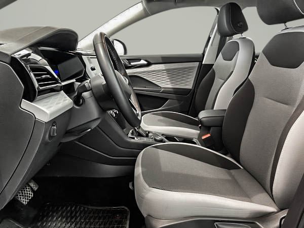 Volkswagen Taos S 2023-10