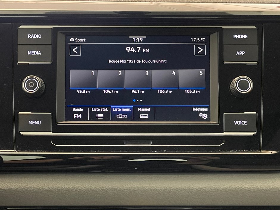 2023 Volkswagen Taos S-17