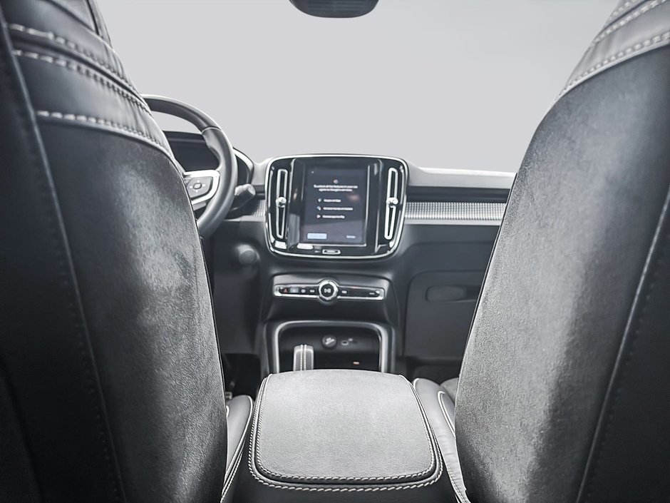 2022 Volvo Recharge XC40 tout électrique PURE ELECTRIQUE PLUS AWD-12