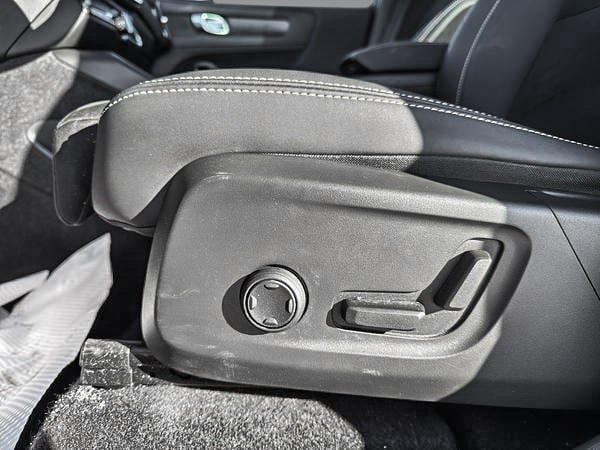 Volvo Recharge XC40 tout électrique TWIN PLUS AWD 2023-11
