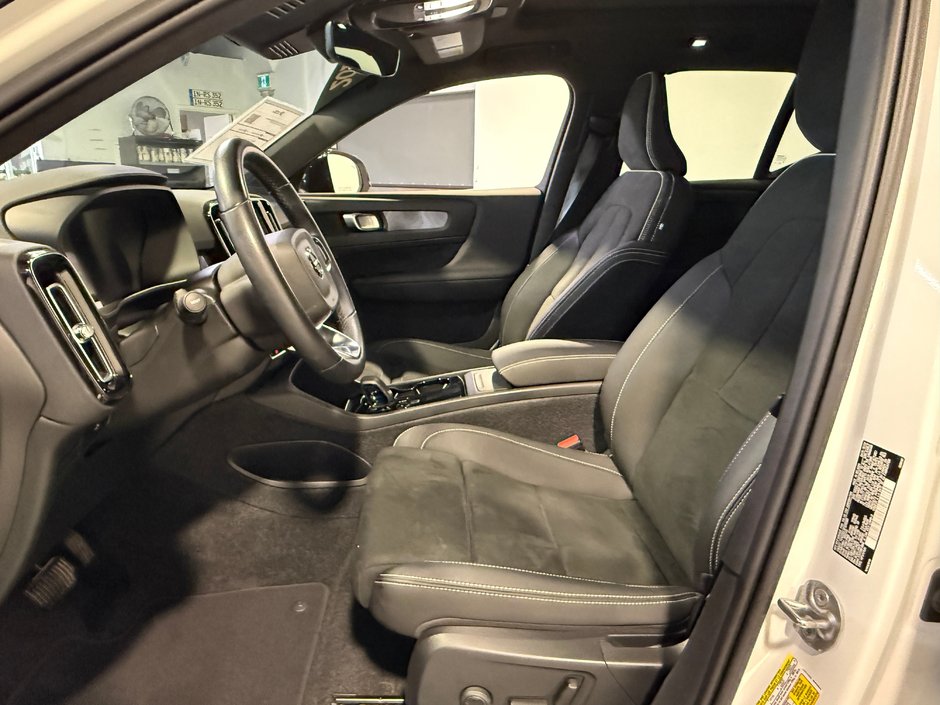 Volvo Recharge XC40 tout électrique TWIN PLUS 2023-13