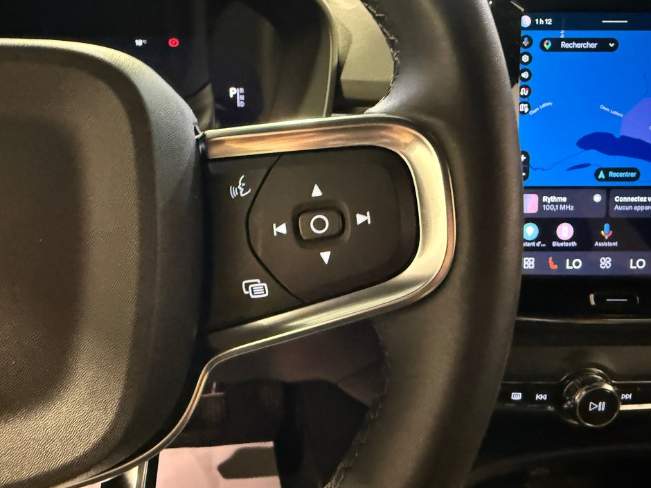 Volvo Recharge XC40 tout électrique TWIN PLUS 2023-16