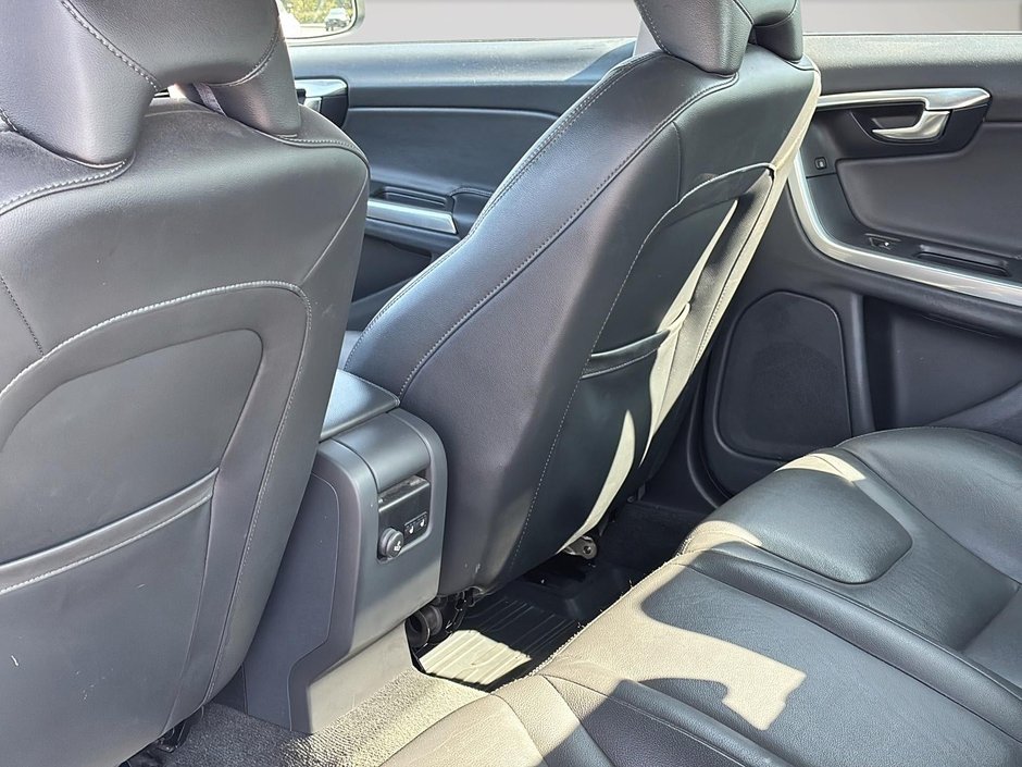 2015 Volvo S60 T5 PREMIER AWD // PLUS PACKAGE-12