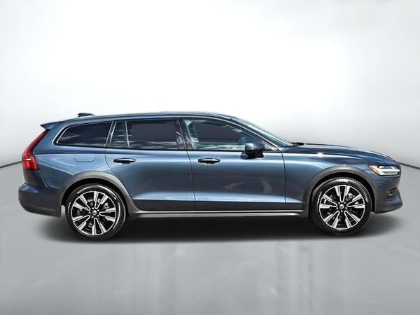 Volvo V60 Cross Country T5 PREMIER AWD // PLUS PACKAGE 2020-5