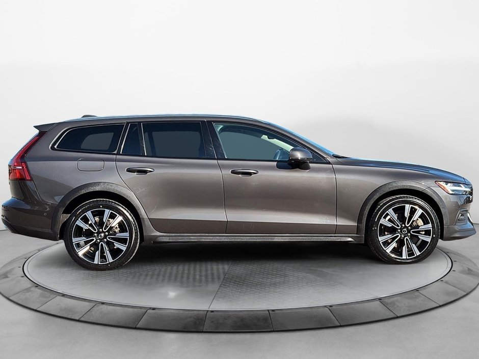 2024 Volvo V60 Cross Country B5 PLUS AWD-5