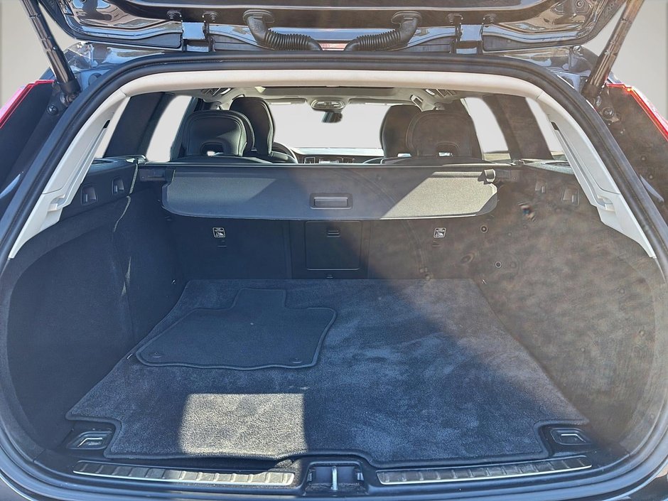 2024 Volvo V60 Cross Country B5 PLUS AWD-14