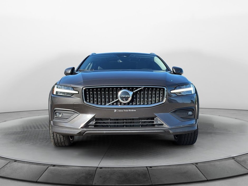 2024 Volvo V60 Cross Country B5 PLUS AWD-1