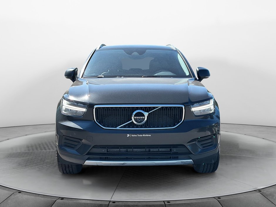 2019 Volvo XC40 MOMENTUM AWD-1