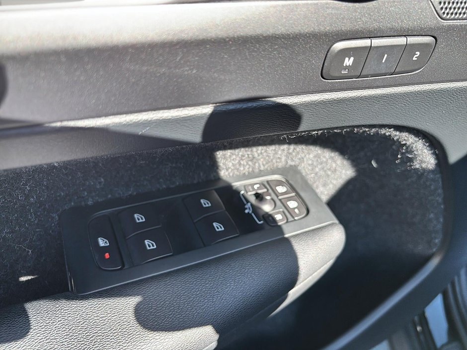 2019 Volvo XC40 MOMENTUM AWD-9