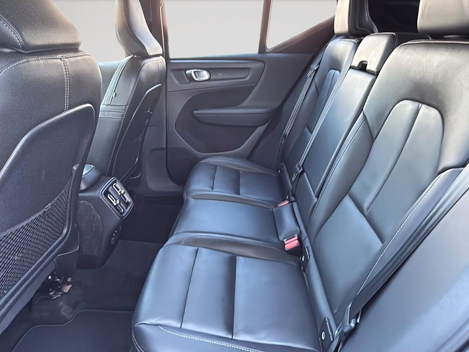 2020 Volvo XC40 T5 MOMENTUM AWD-14