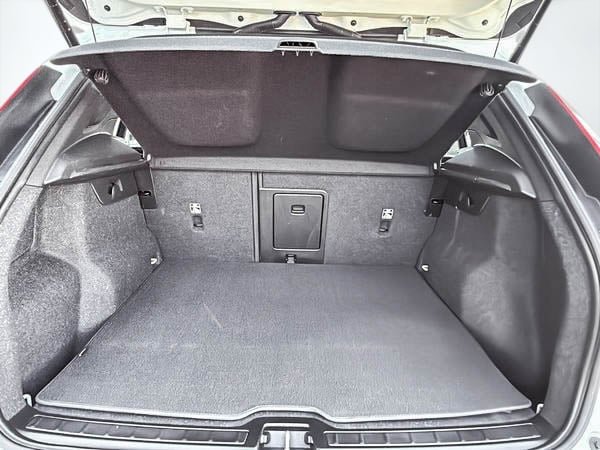 2020 Volvo XC40 T5 MOMENTUM AWD-15