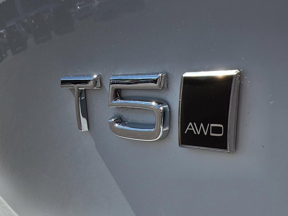 2020 Volvo XC40 T5 MOMENTUM AWD-8