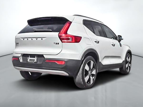 2020 Volvo XC40 T5 MOMENTUM AWD-4