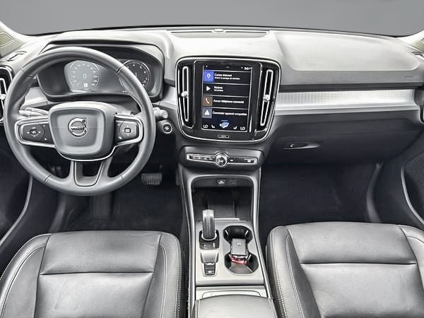 2020 Volvo XC40 T4 MOMENTUM AWD // PLUS PACKAGE-12