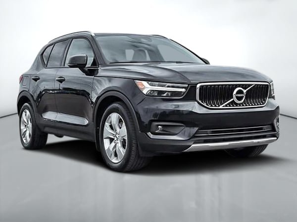 2020 Volvo XC40 T4 MOMENTUM AWD // PLUS PACKAGE-0