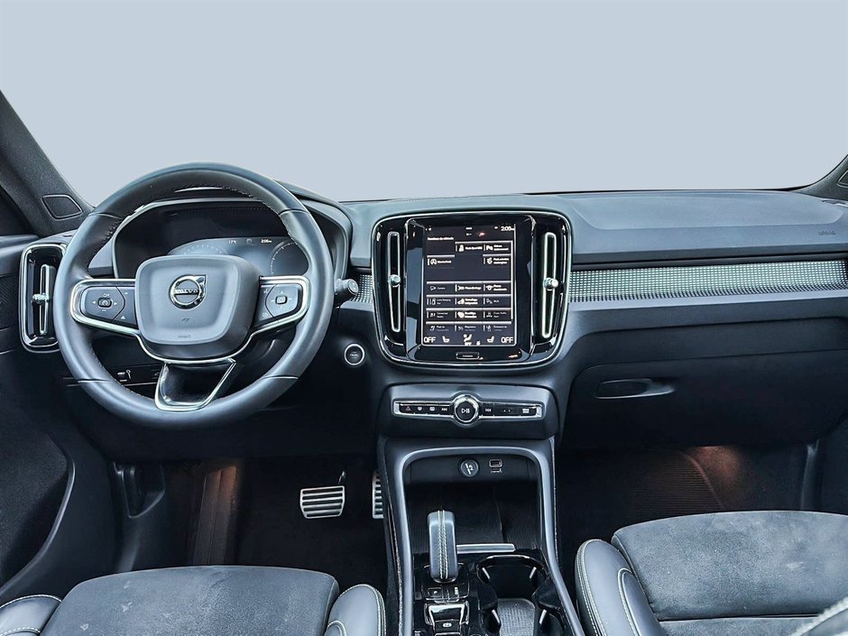 2022 Volvo XC40 T5 R-DESIGN AWD-8