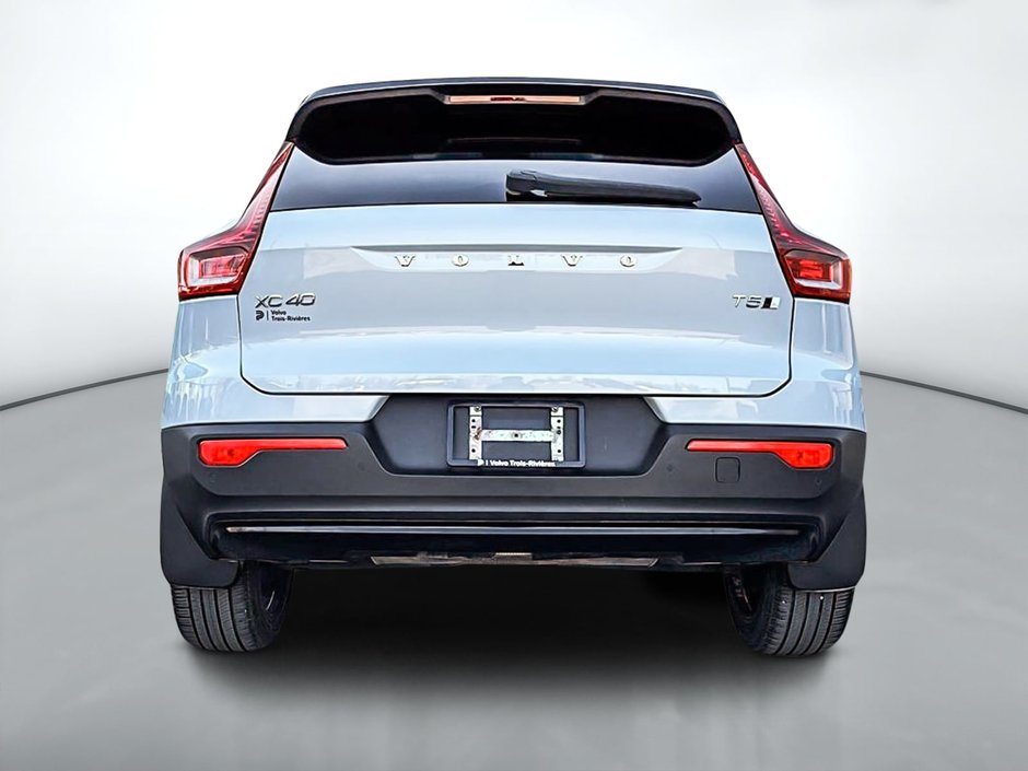 2022 Volvo XC40 T5 R-DESIGN AWD-5