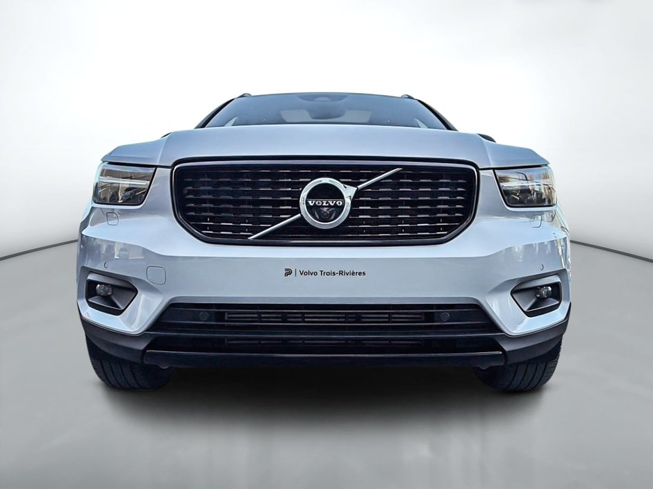 2022 Volvo XC40 T5 R-DESIGN AWD-1