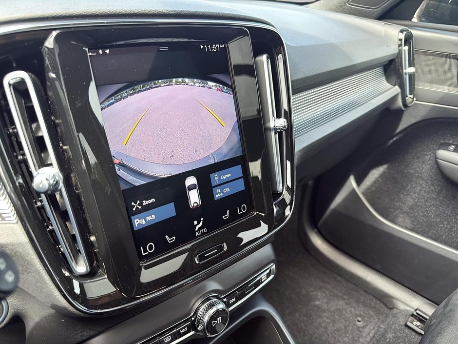 2022 Volvo XC40 T5 R-DESIGN AWD // POLESTAR-16