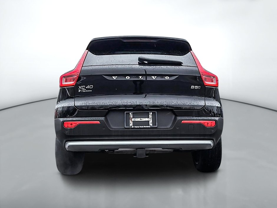 Volvo XC40 B5 PLUS AWD 2023-5