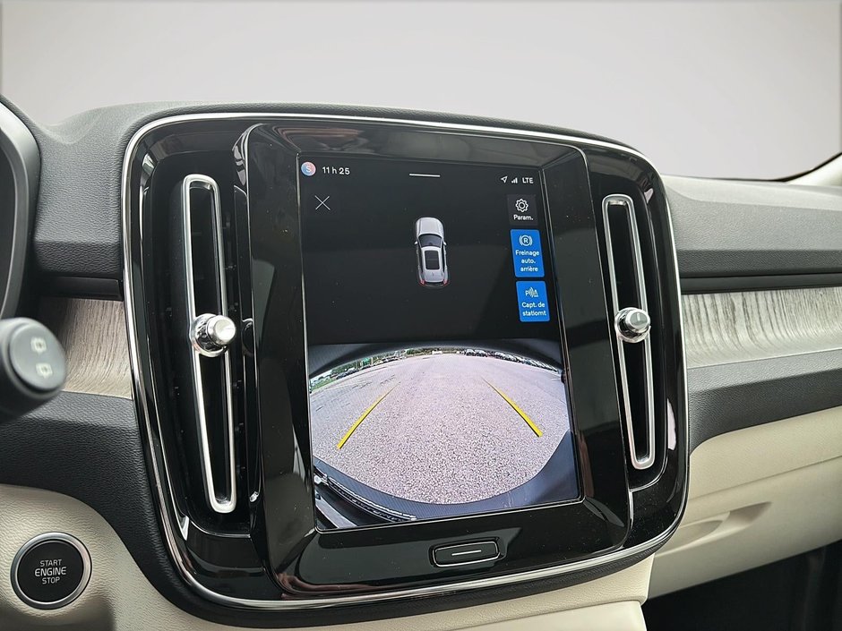 Volvo XC40 B5 PLUS AWD 2023-14