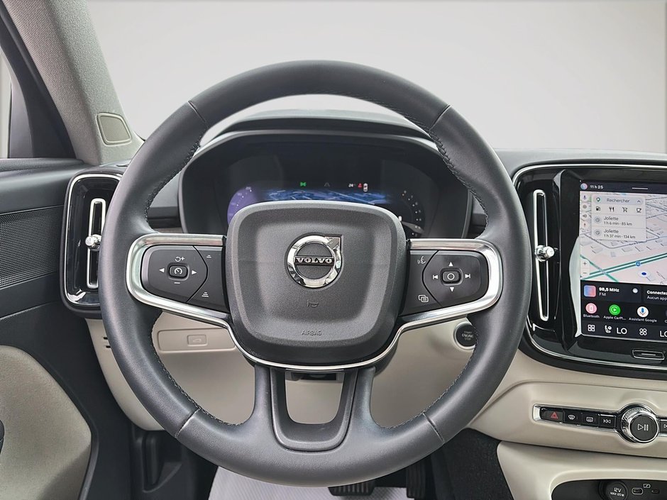 Volvo XC40 B5 PLUS AWD 2023-10