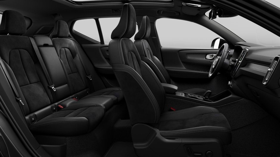 2024 Volvo XC40 Ultimate Dark Theme-10
