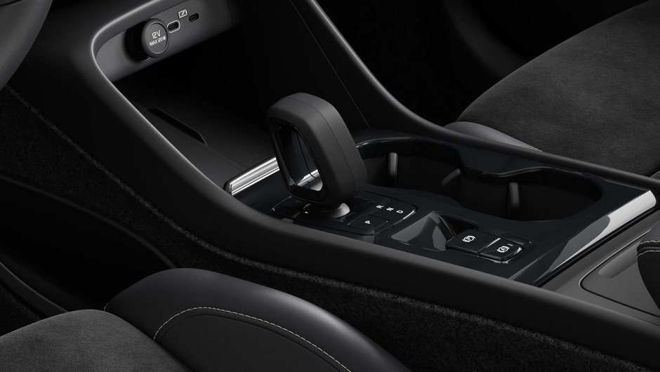 2024 Volvo XC40 Ultimate Dark Theme-8