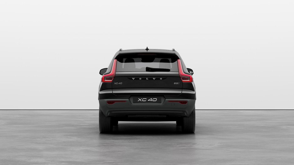 2024 Volvo XC40 Ultimate Dark Theme-3