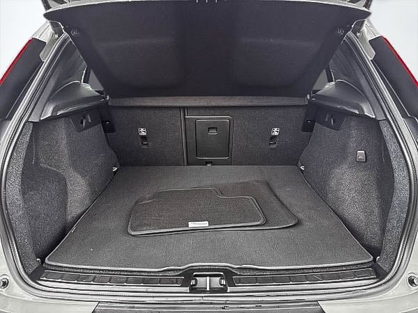 2024 Volvo XC40 B5 ULTIMATE AWD DARK THEME-18
